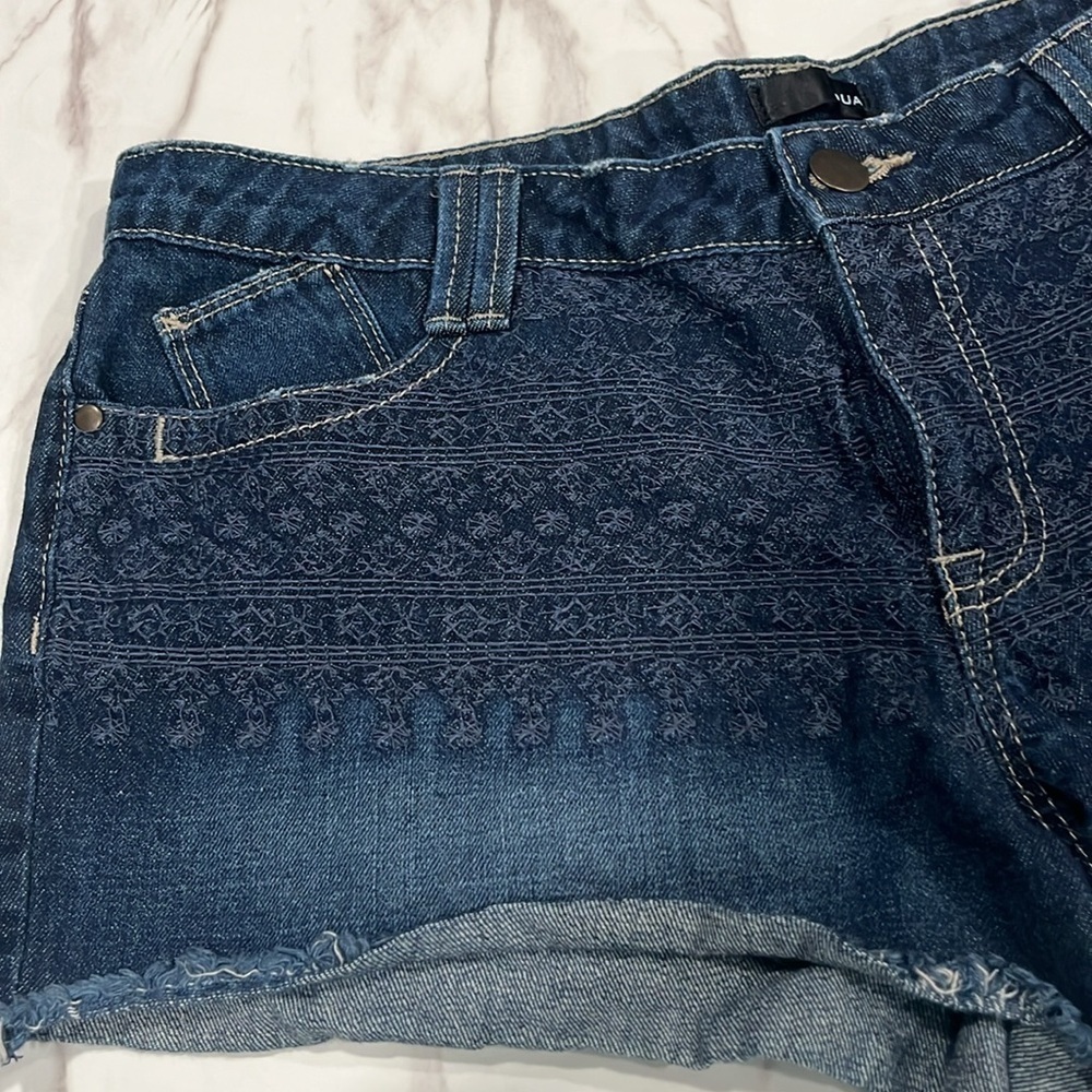 Aqua embroidered cutoff shorts - Picture 2 of 12